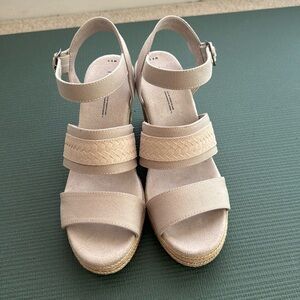 Toms espadrille sandal size 8.5